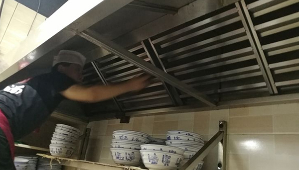 油烟净化器的价格多少呢？选便宜的还是选贵的呢？